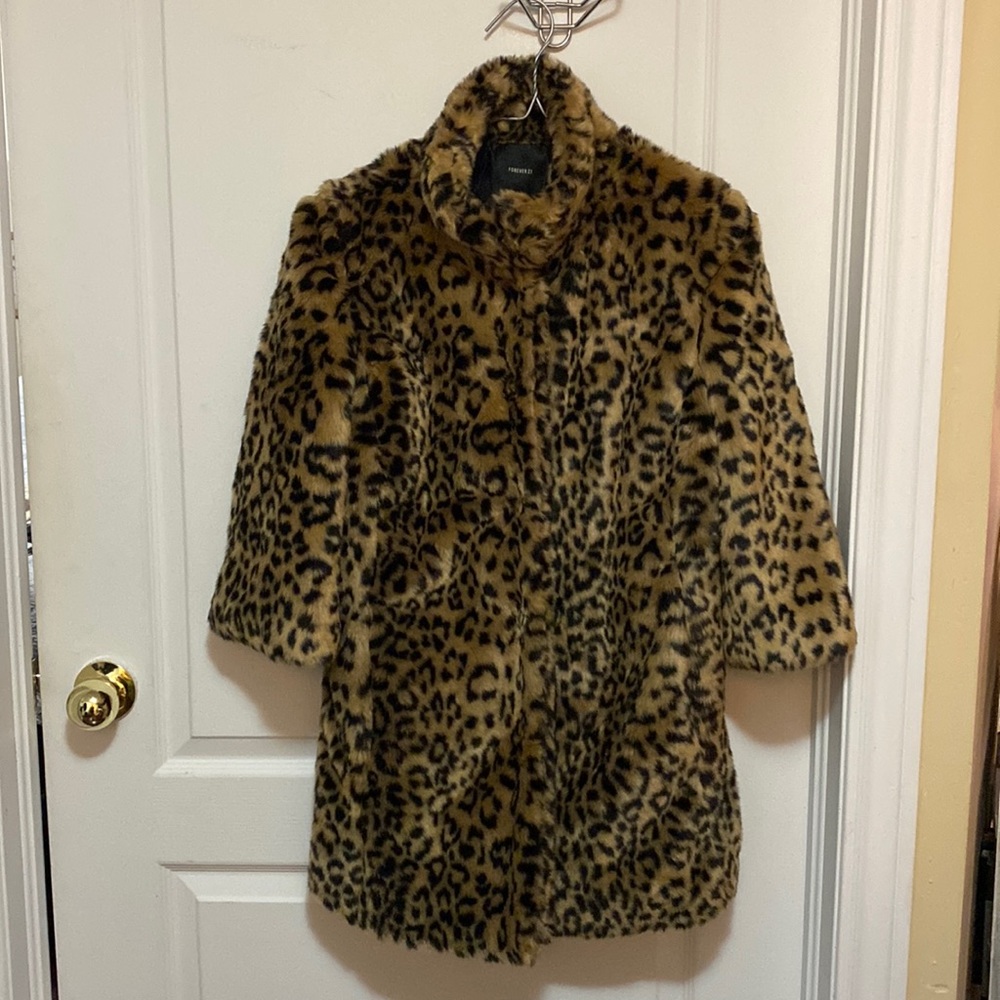 Forever 21 faux fur leopard 3/4 sleeve jacket